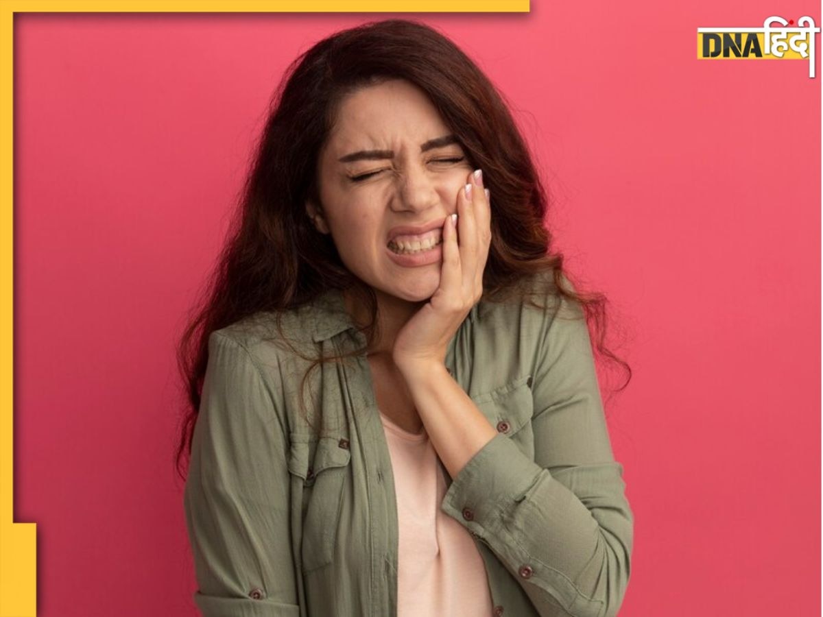 Teeth Sensitivity Treatment: दांतों में सेंसिटिविटी के कारण खाना-पीना हो गया है मुश्किल? इन उपा��यों से जल्द दूर होगी समस्या