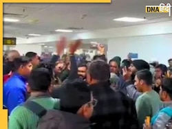 'इंडिगो चोर है','उड़ान रद्द करने पर दिल्ली हवाई अड्डे पर भड़के पैसेंजर, देखें Video 