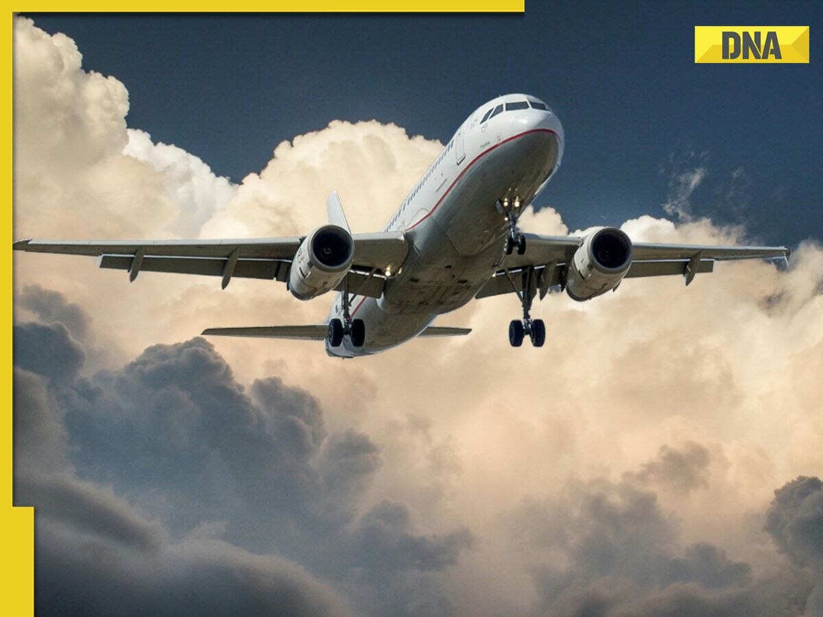 SHOCKING: Man runs naked inside airplane, forces flight to turn back and then...