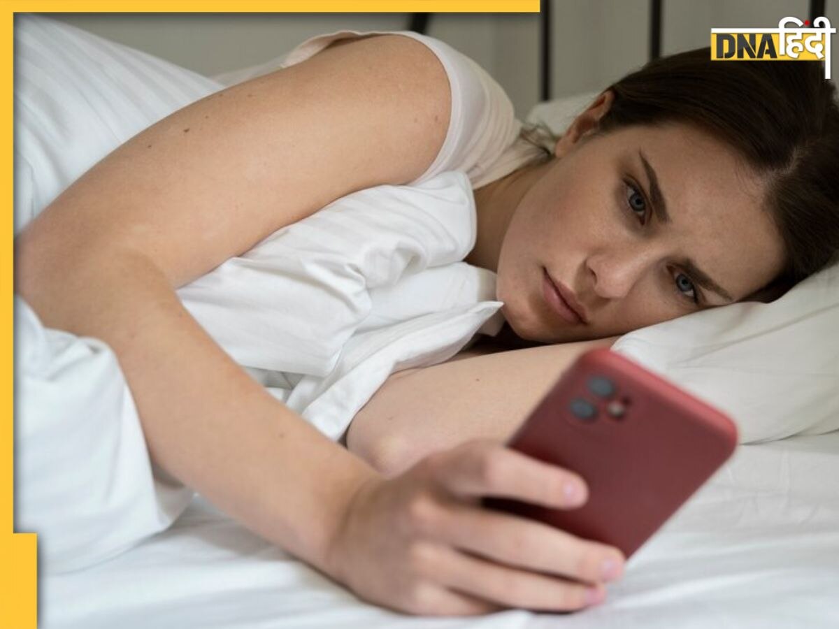 सोते समय खुद से इतनी दूरी पर रखें अपना Mobile Phone, वरना हो सकते हैं इन गंभीर बीमारियों के शिकार  