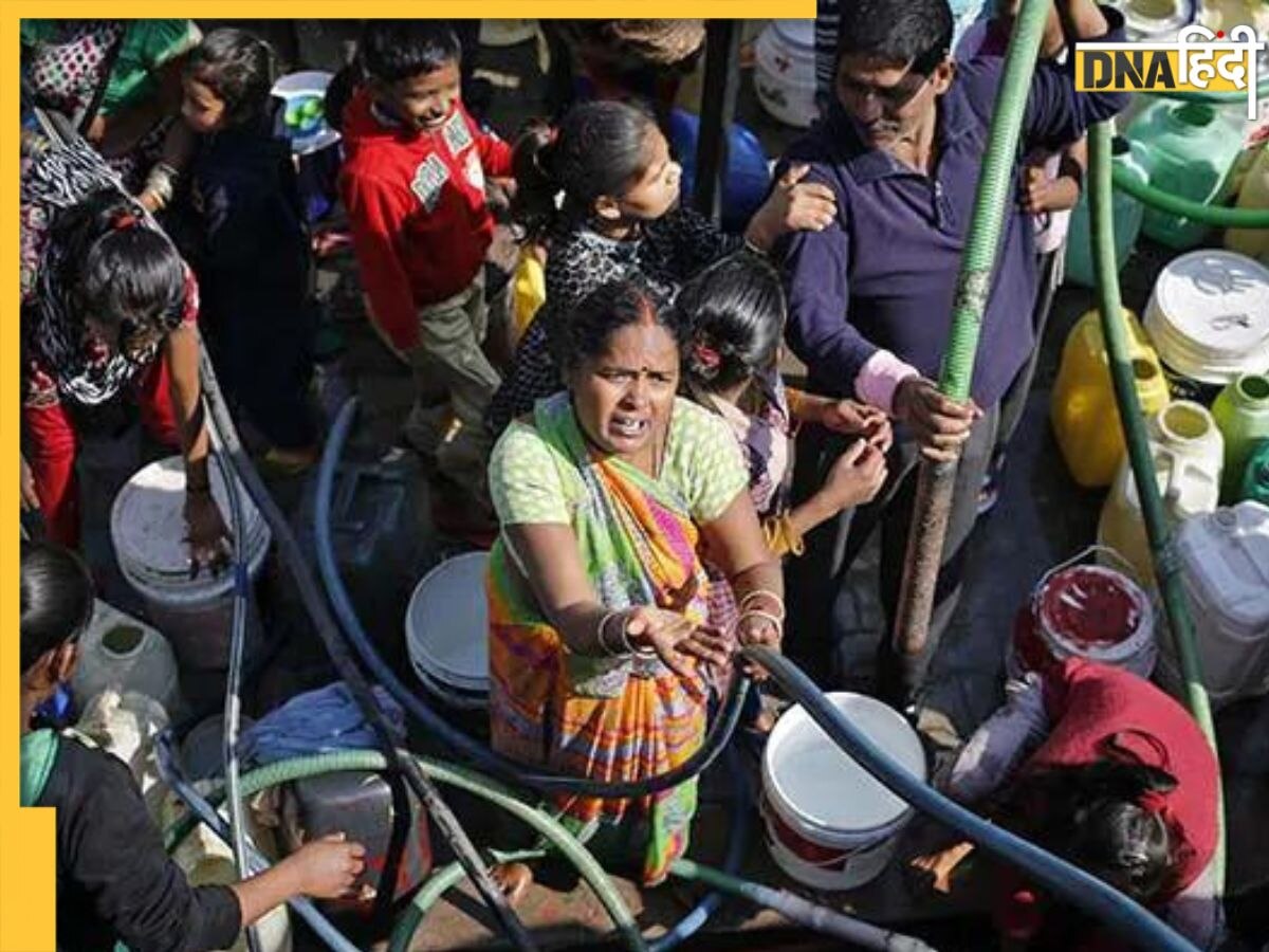 Delhi Water Crisis: ड्राई जोन में तब्दील हुई राष्ट्रीय राजधानी, भीषण गर्मी के बावजूद लंबी कतारों में खड़े लोग, कर रहे घंटों इंतजार