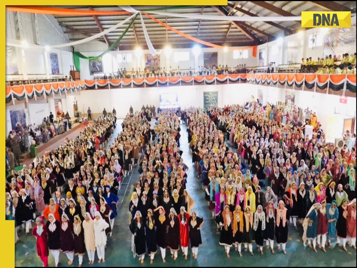 Largest Kashmiri folk dance performed by 10000 women at Kashur Riwaaj Cultural Fest on occasion of 78th Independence Day