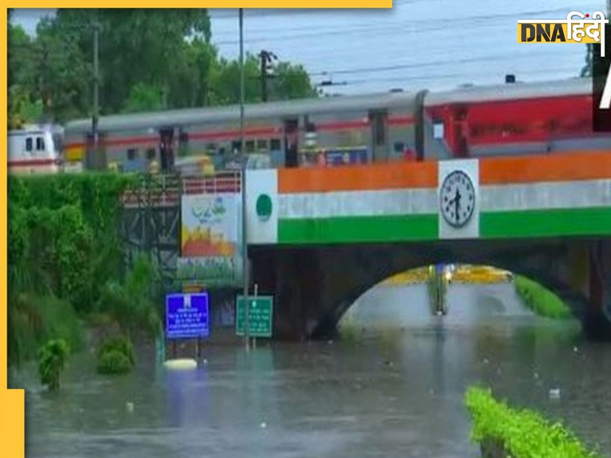 आधा घंटे की बारिश में ही झील बनी दिल्ली, मिंटो ब्रिज पर डूबी स्कूल बस, कई जगह ट्रैफिक डायवर्जन के का��रण जाम