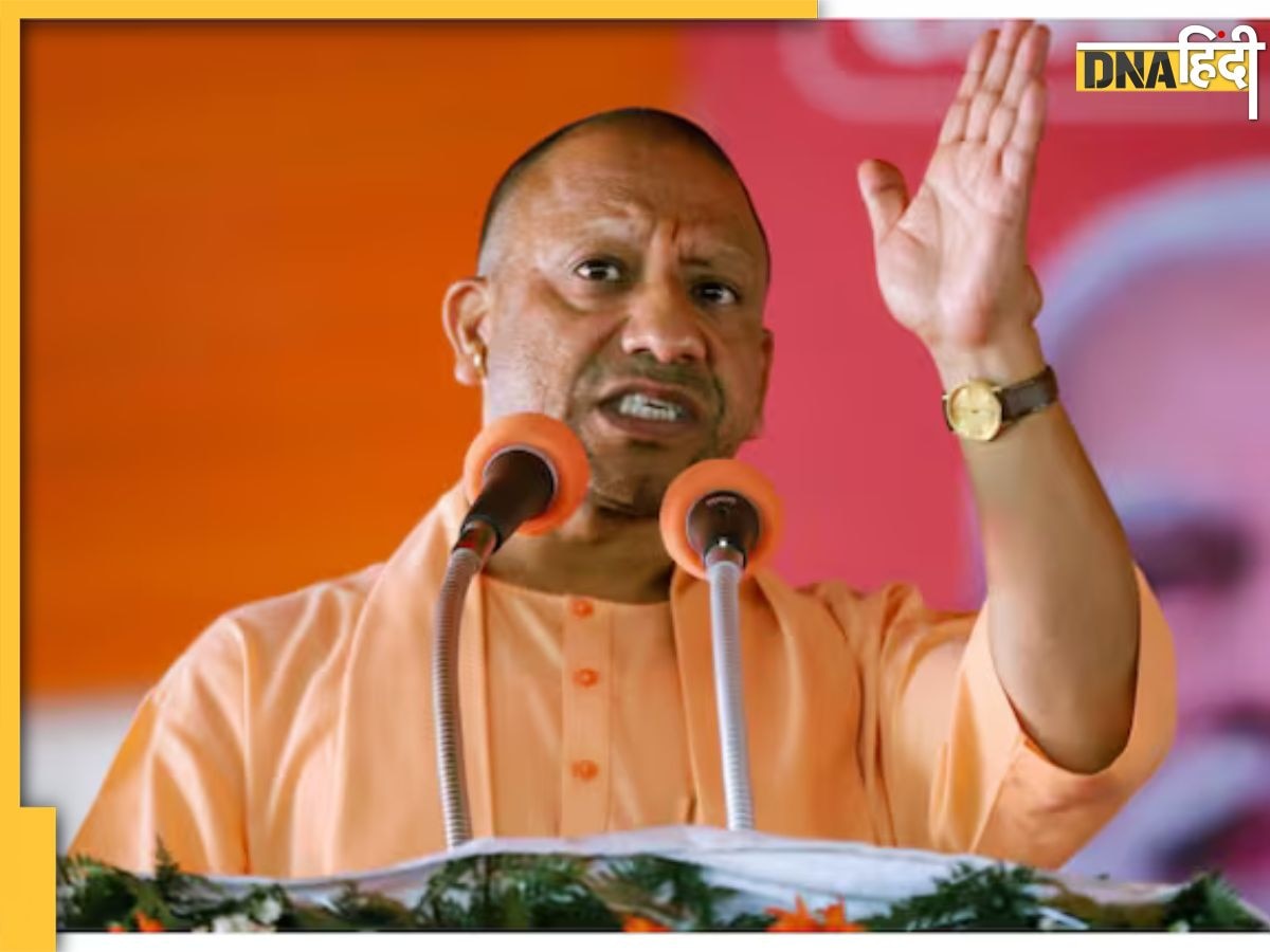 नरसिंहानंद के 'पैगंबर' वाले बयान पर विवाद के बीच Yogi Adityanath की बड़ी चेतावनी, बोले, साधु-संतों का अपमान बर्दाश्त नहीं