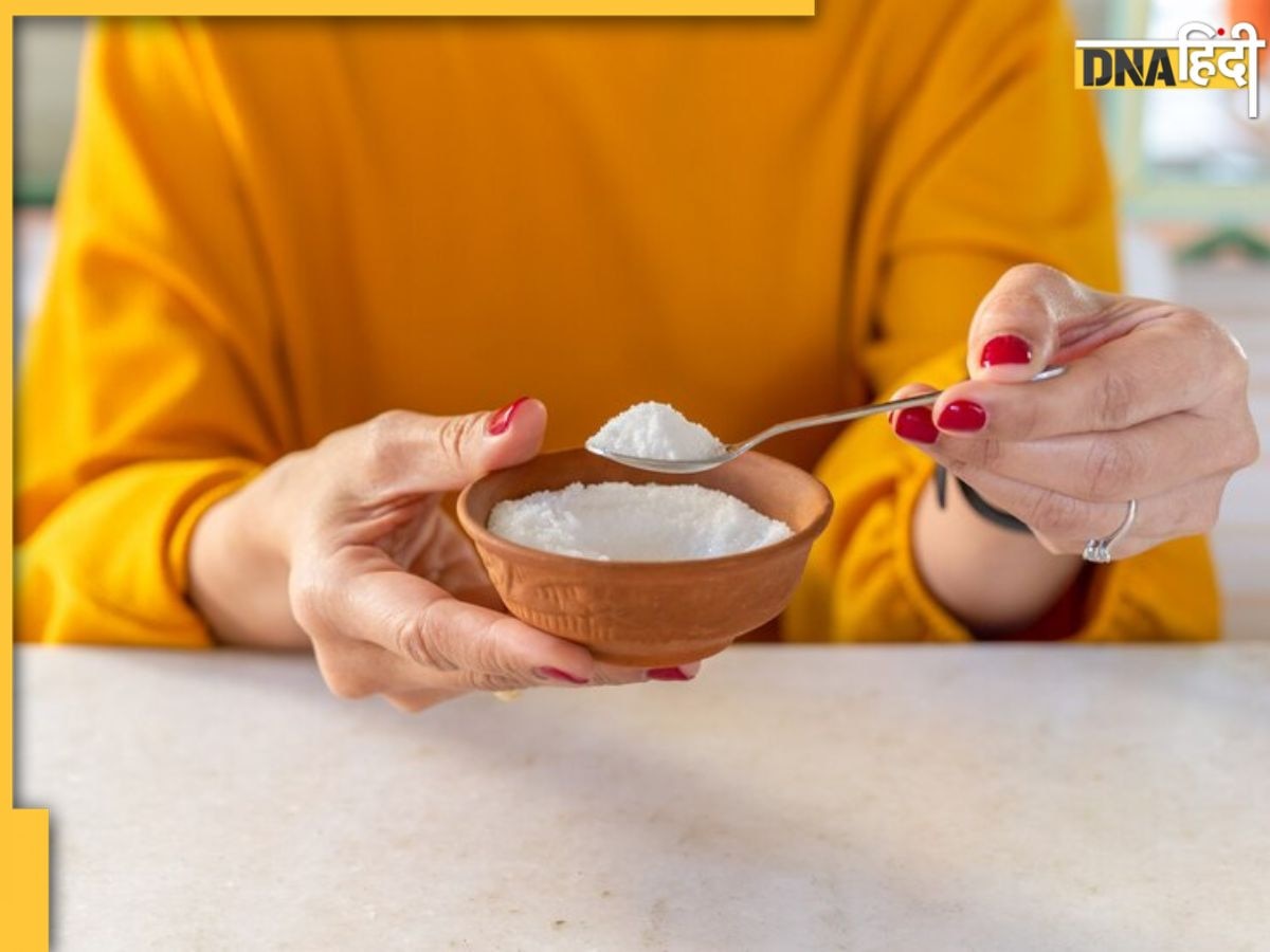 डैंड्रफ और बालों के झड़ने से हैं परेशान, इस सफेद पाउडर से दूर होगी समस्या