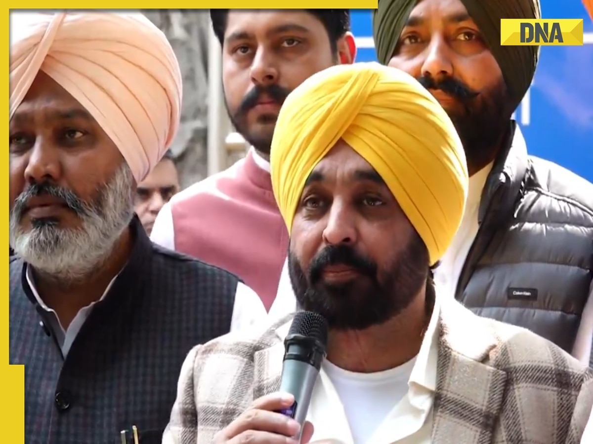 Arvind Kejriwal pictured for 1st time after Delhi loss, meets Bhagwant Mann, Punjab CM hits back at Congress, says...