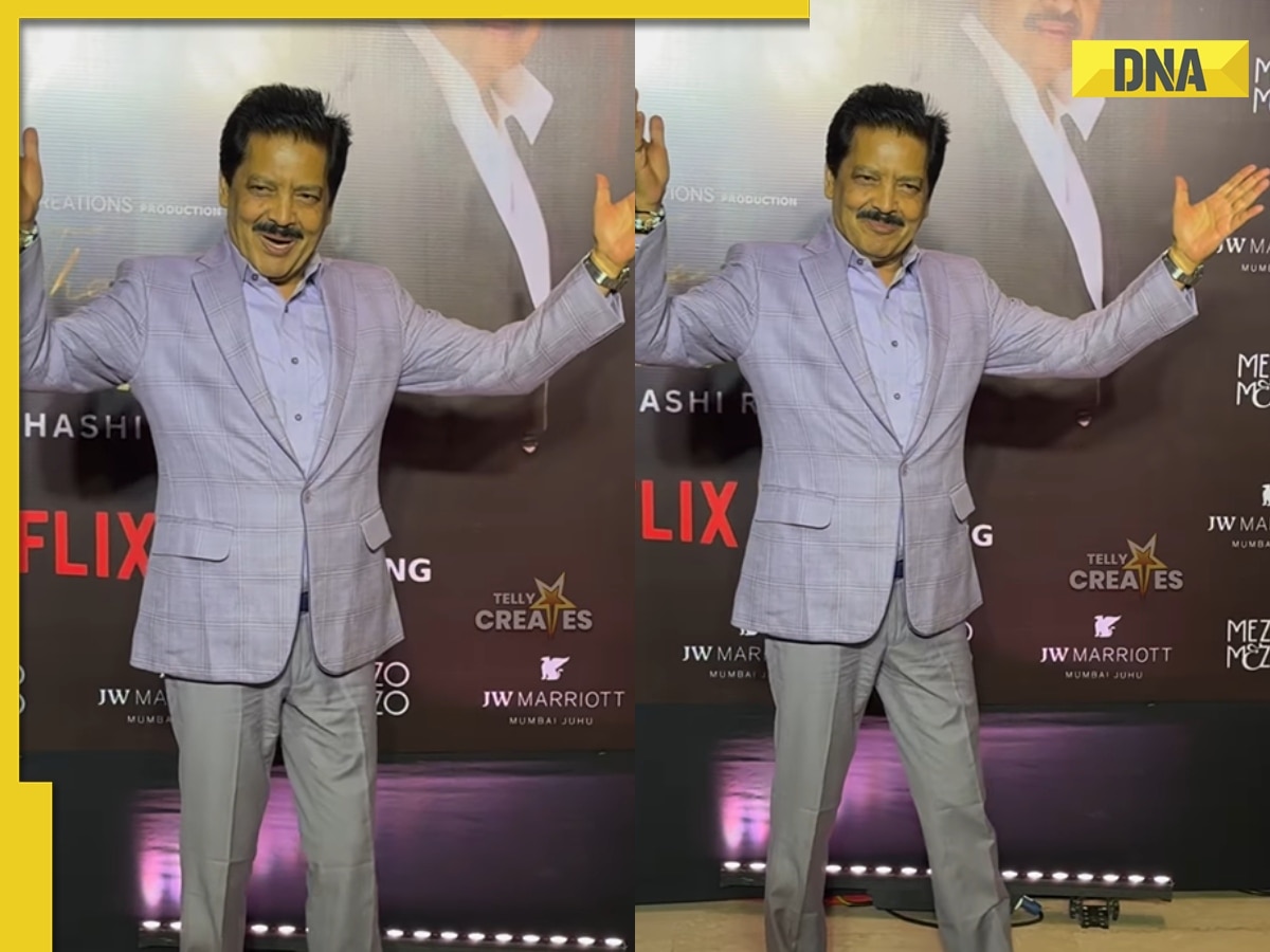 'Sir ek kiss ho jaye': Paps unleash a horror welcome on Udit Narayan
