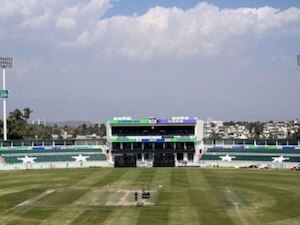 AUS vs SA Weather Pitch Report: ऑस्ट्रेलिया-साउथ अफ्रीका मैच में बारिश बनेगी विलेन? देखें कैसी है रावपिंडी की पिच 