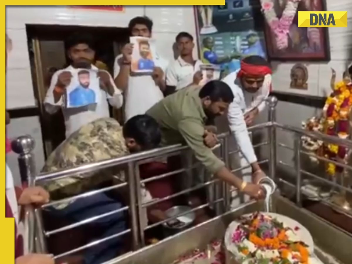 Fans perform special puja in Varanasi ahead of IND vs AUS Champions Trophy semifinal match, watch viral video