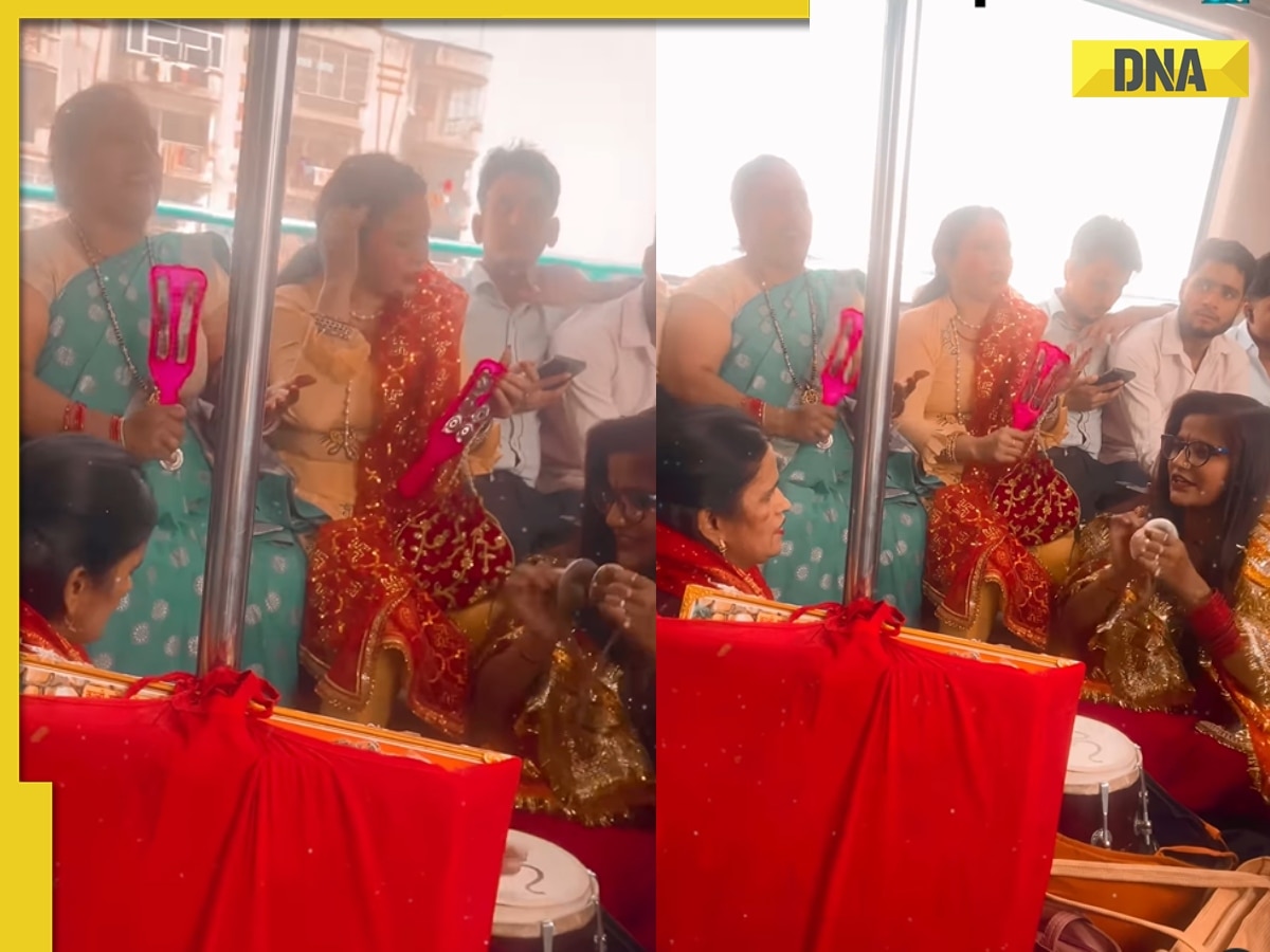 Viral video: Women sings bhajans with dholak, manjira inside Delhi Metro, here's what happened next