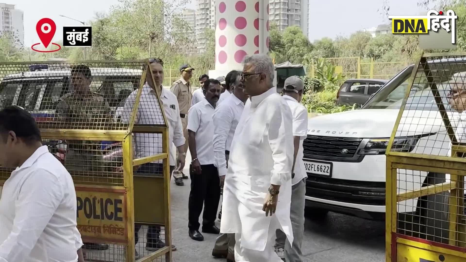Anil Kapoor की मां की अंतिम यात्रा के लिए फूलों से सजाई गई Ambulance, परिवार वालों की आंखें दिखी नम Anil Kapoor की मां की अंतिम यात्रा के लिए फूलों से सजाई गई Ambulance, परिवार वालों की आंखें दिखी नम
