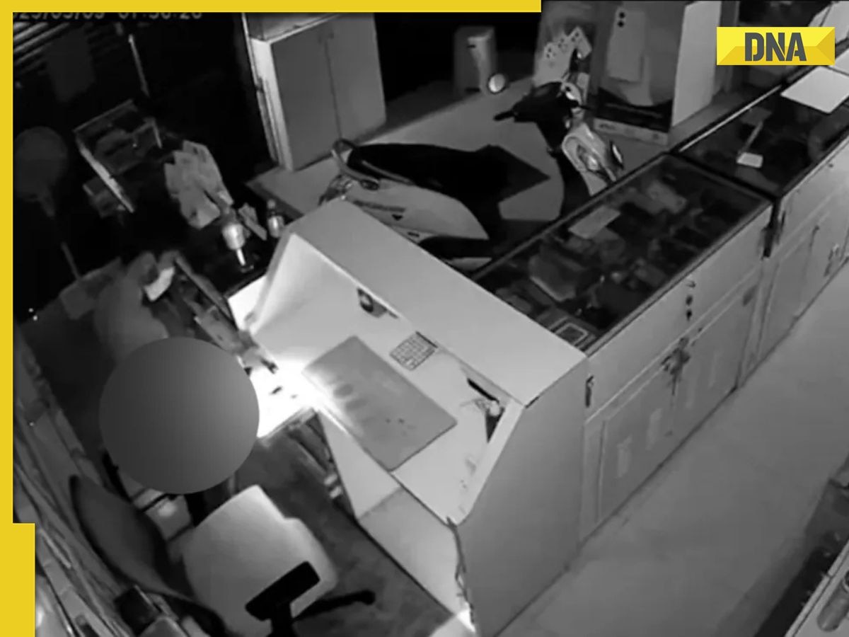 Bangaluru Man became naked, drilled hole, entered mobile phone shop to steal gift for girlfriend, but this happened...