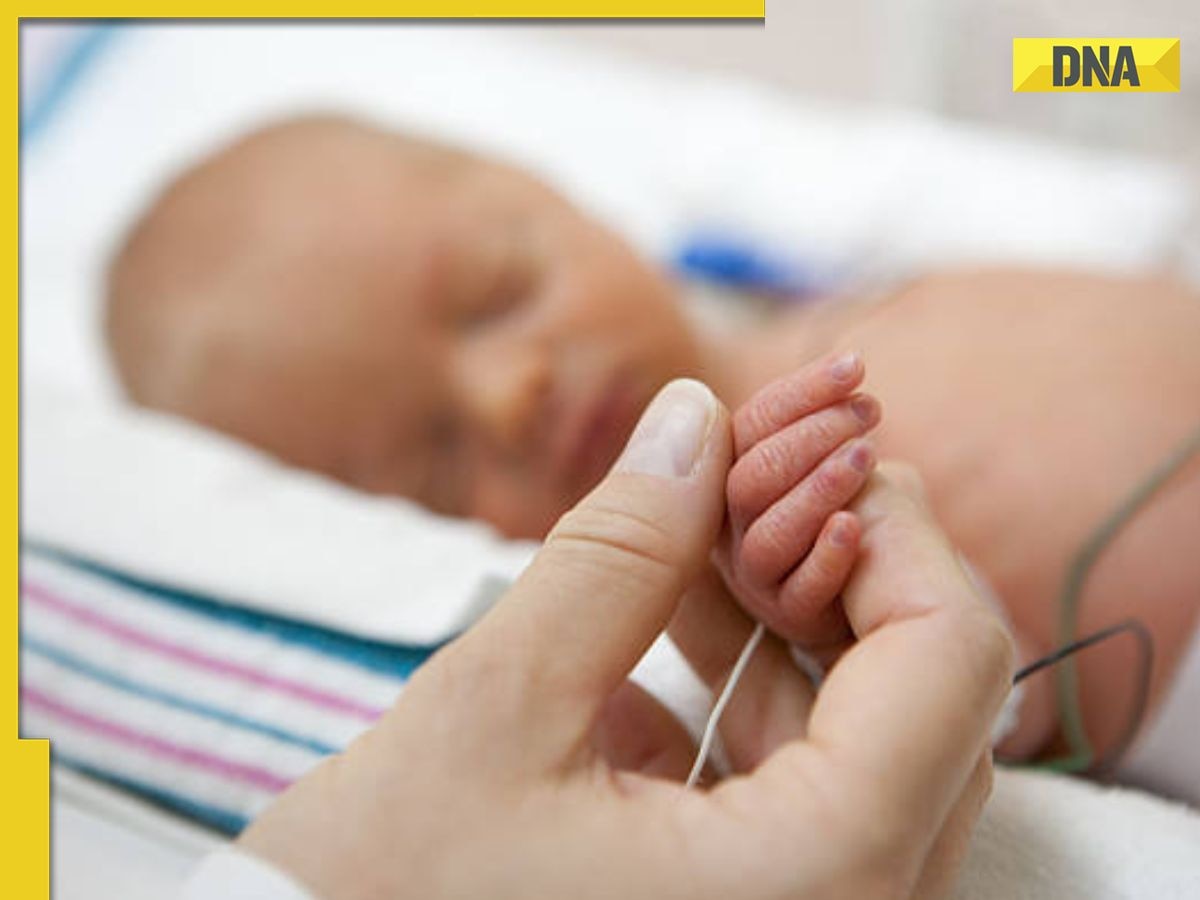 This couple gives birth to the 'world's oldest baby', born from a frozen embryo kept since...