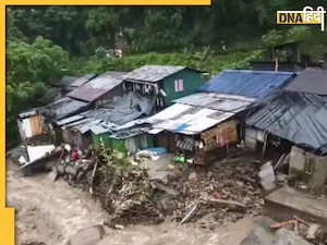 Darjeeling Landslide: दार्जिलिंग में भारी बारिश से मची तबाही, पुल हादसे में 17 लोगों की मौत, बचाव कार्य जारी 