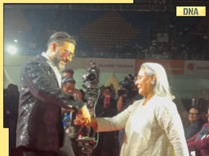 Abhishek Bachchan dances with Jaya Bachchan on 'Teri Bindiya Re', netizens say 'song should be for Aishwarya'