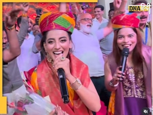 कोटा में Akshara Singh की अदाओं ने लूटी महफिल, लाइव परफॉर्मेंस में इस लुक में आईं नजर, VIDEO