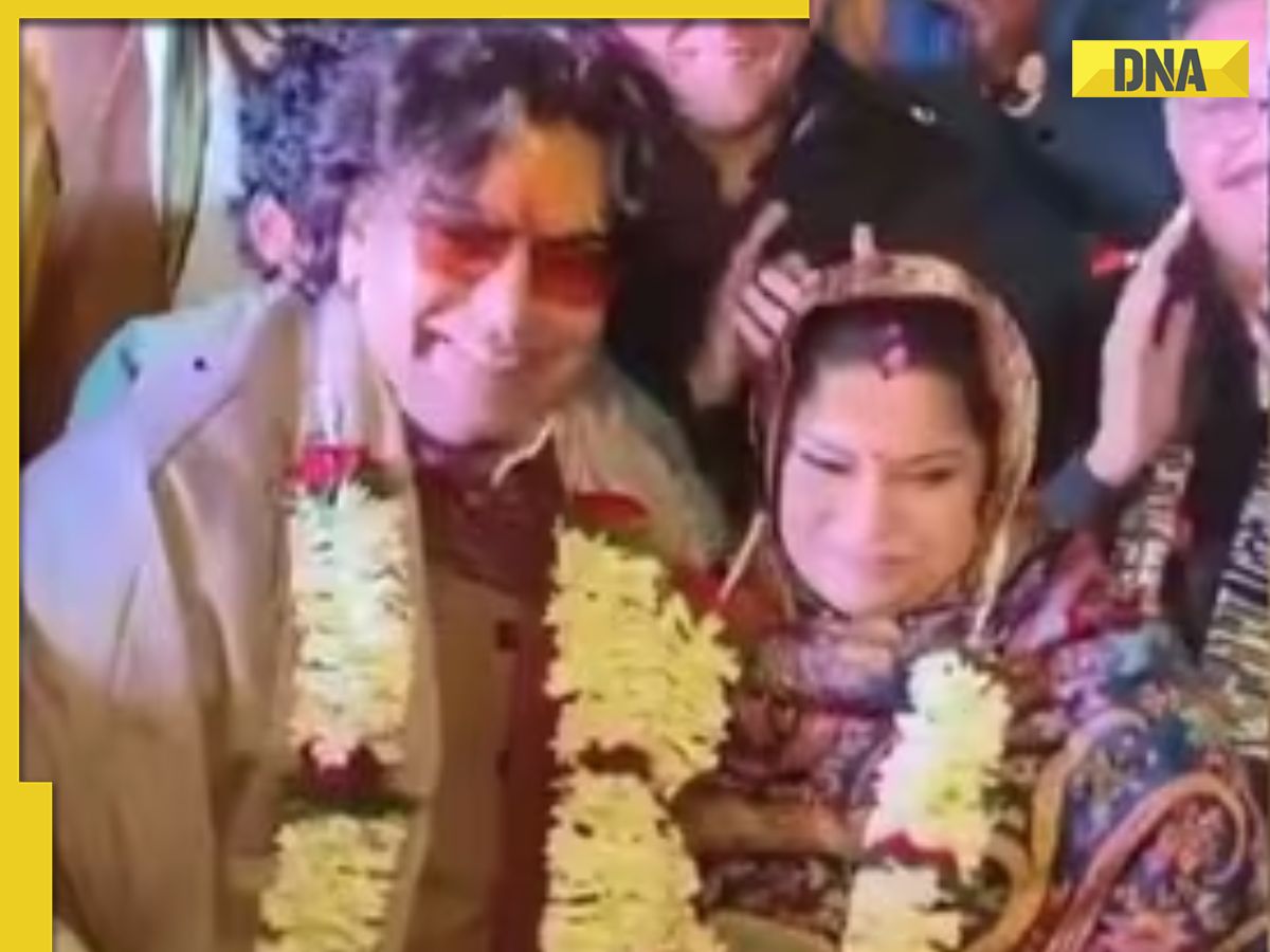 Ashutosh Rana-Renuka Shahane 25th anniversary: Couple recreates sweet varmala ceremony, fans react: ‘Perfect couple’
