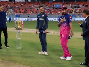 Watch: IPL 2026 Qualifier 2 sees strange toss moment, revives memories of 2011 World Cup final