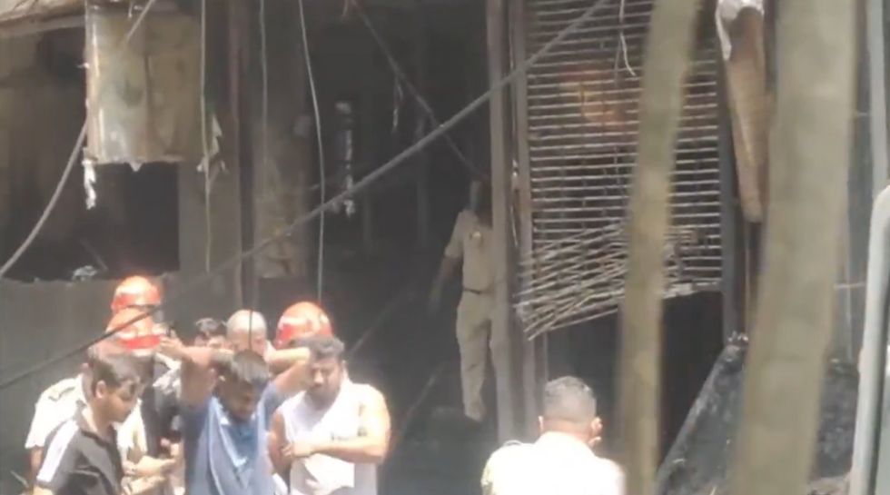 दिल्ली के मालवीय नगर में होटल में लगी भीषण आग, 10 लोगों की जलकर मौत