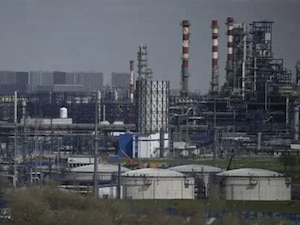 Why is Russia importing petrol from India despite being an oil superpower?