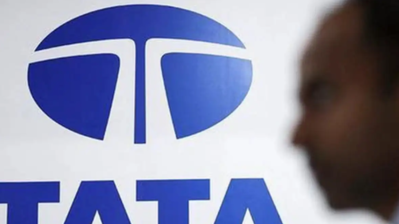 Tata Sons Crisis: Tata stocks tumble amid Noel Tata-N Chandrasekaran row; Mistry welcomes RBI listing push