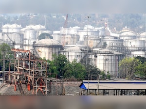 Why could oil companies be losing Rs 530 crore a day despite unchanged fuel prices?