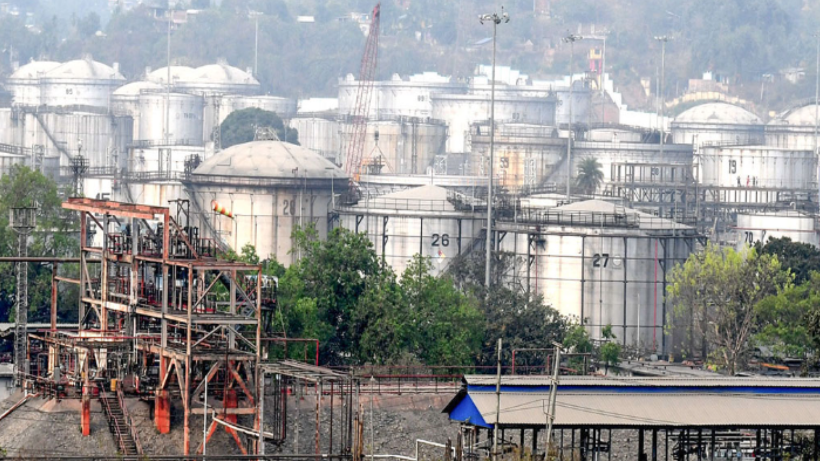 Why could oil companies be losing Rs 530 crore a day despite unchanged fuel prices?