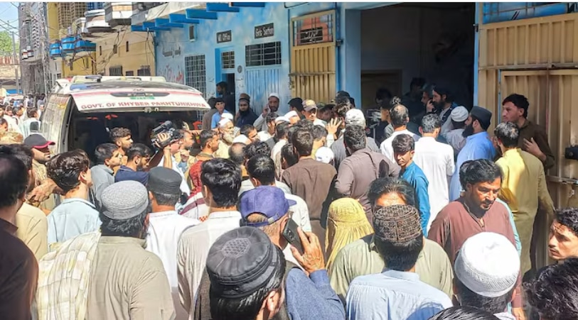 Peshawar school roof collapse kills 29, including 28 children; over 40 injured