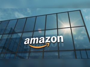 AI's Havoc Continues: Amazon sacks 250 employees, shocks them with early morning mails