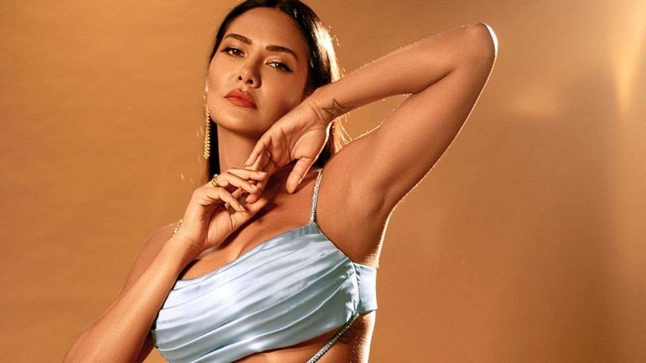 Esha Gupta: ईशा गुप्ता