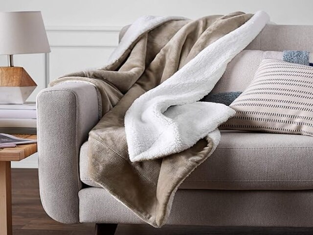 Amazon Basics Polyester Twin Sherpa Blanket