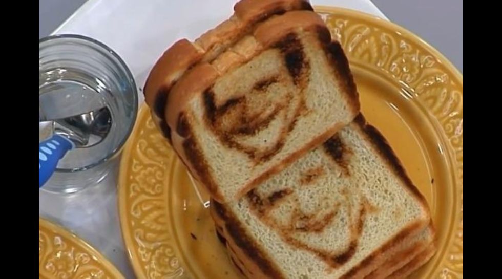 Selfie toaster