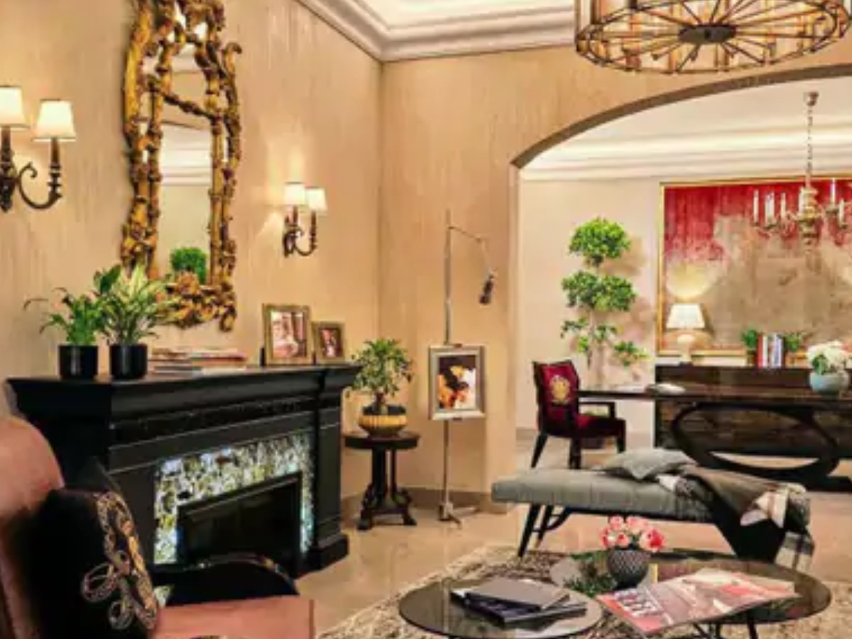 Shahrukh and Gauri khan first home