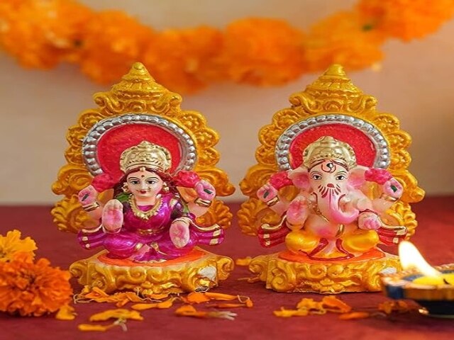 TIED RIBBONS Lord Laxmi Ganesha Eco Friendly Murti 