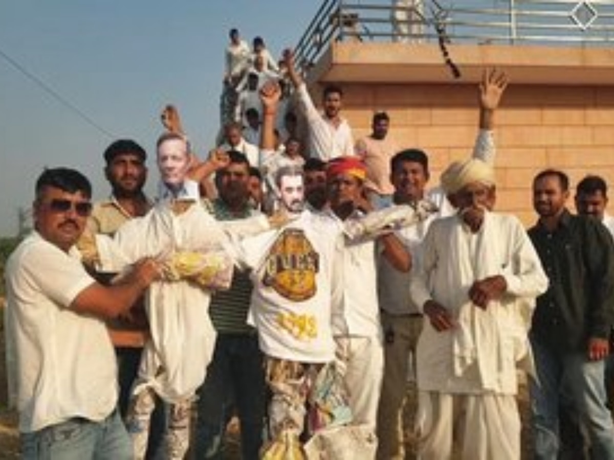 Salman Khan-Salim Khan effigies burn