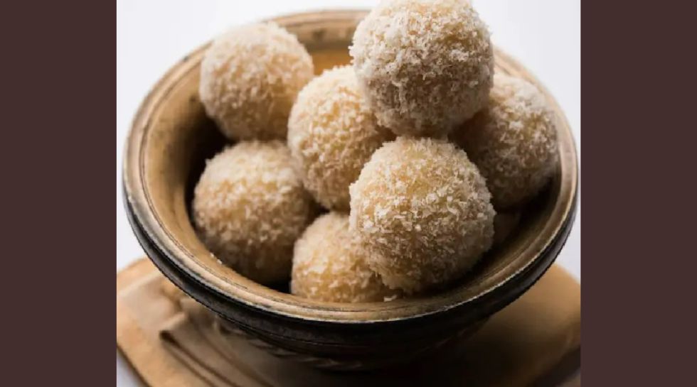 nariyal laddoo