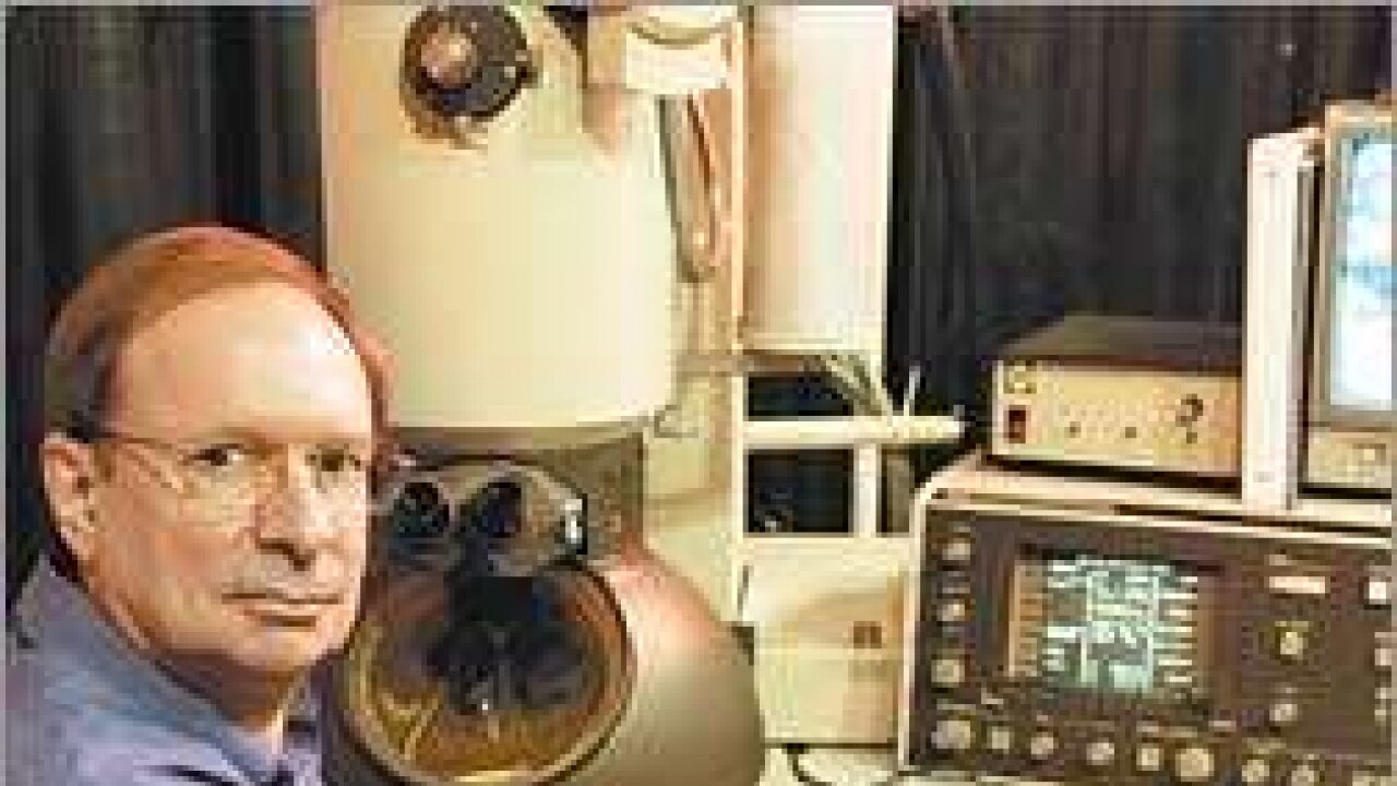 Scientists get a closer look at AIDS virus