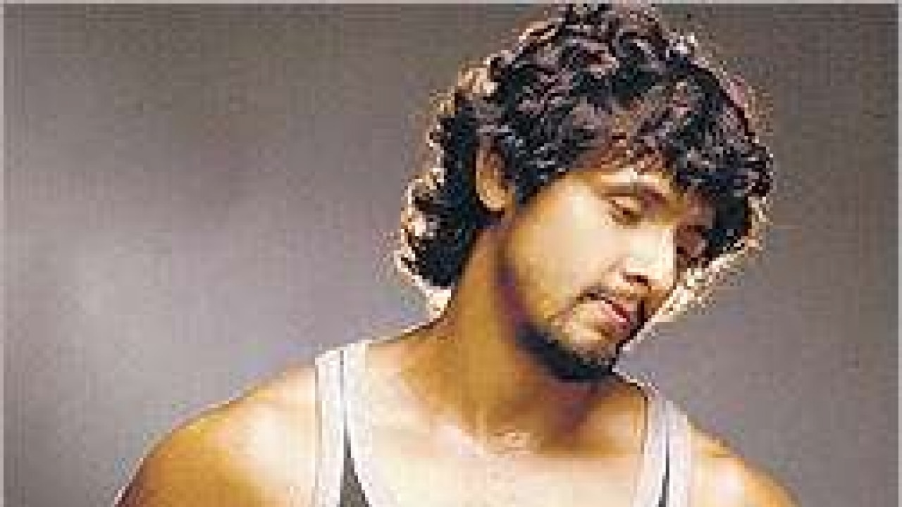 Sonu in a video for Tanuja’s film