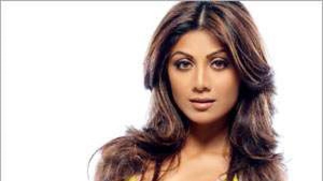 Shilpa Shetty S Wrist Injured