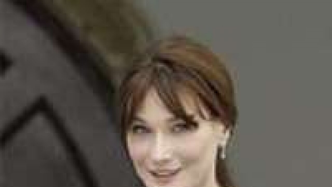 Carla Bruni may sing at FIFA World Cup in South Africa