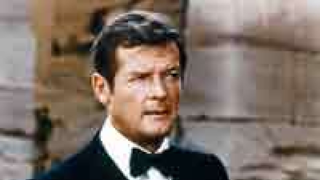Sir Roger Moore Advises Fans To Learn To Check Own Pulse