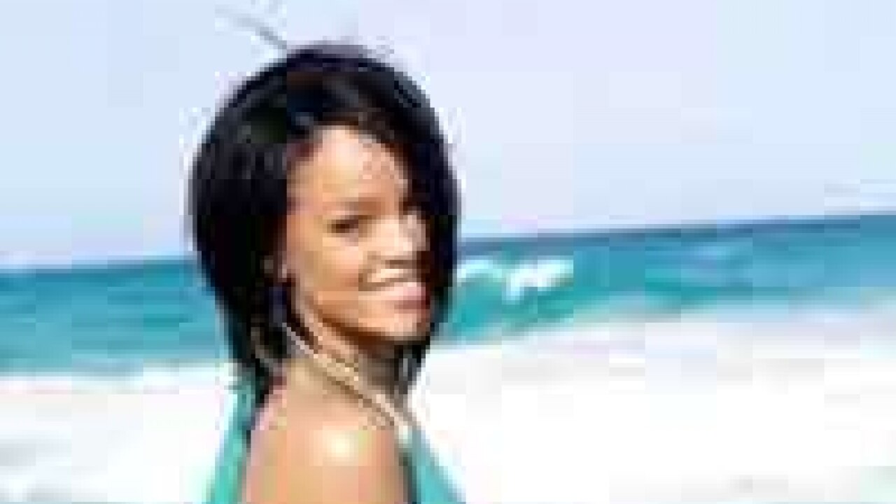 Rihanna Suffers Wardrobe Malfunction