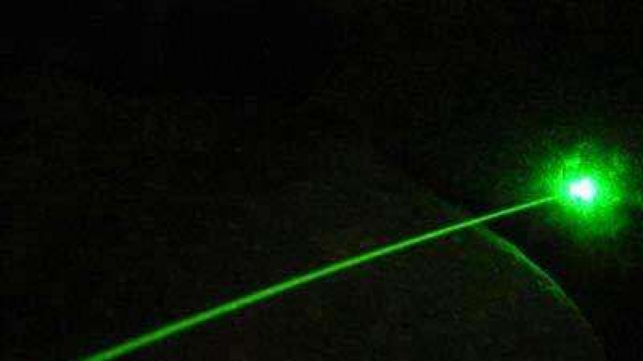 can green laser pointers damage eyes