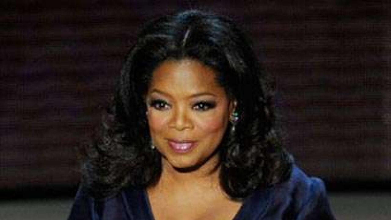 Oprah Winfrey considering staying at Australian fan's house during trip(01)