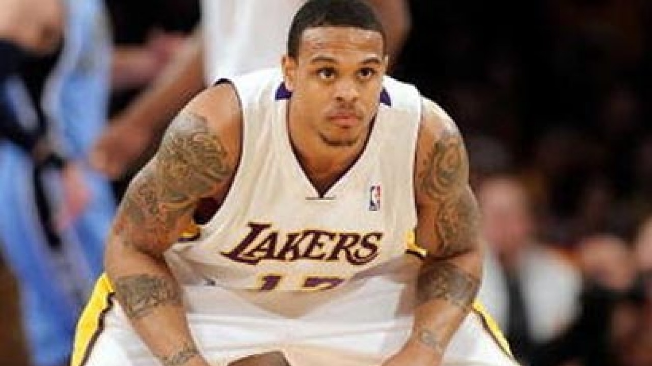 Shannon Brown comes off bench to spark LA Lakers' win over Chicago Bulls