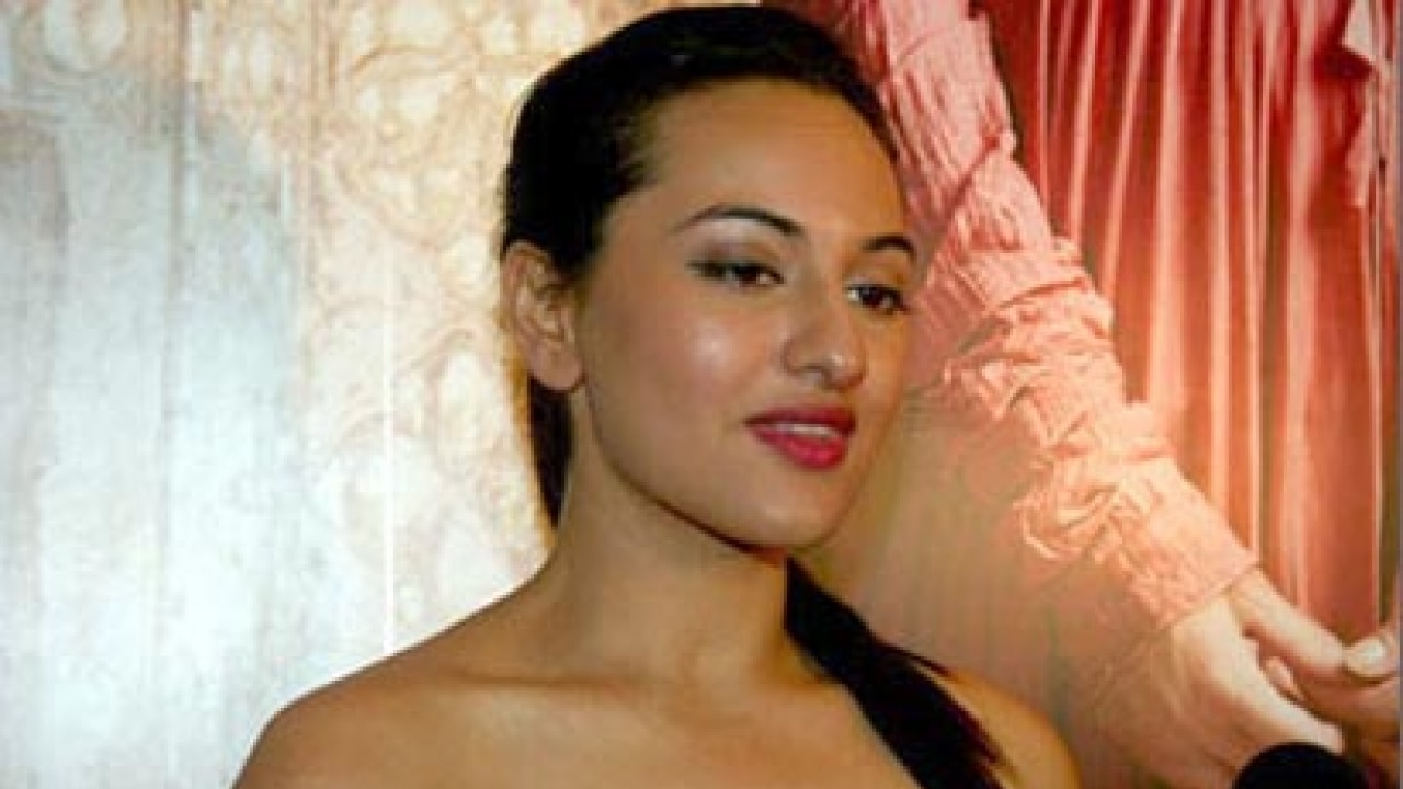Sonakshi Sexy Video Sex - I'm not here to replace anyone: Sonakshi Sinha