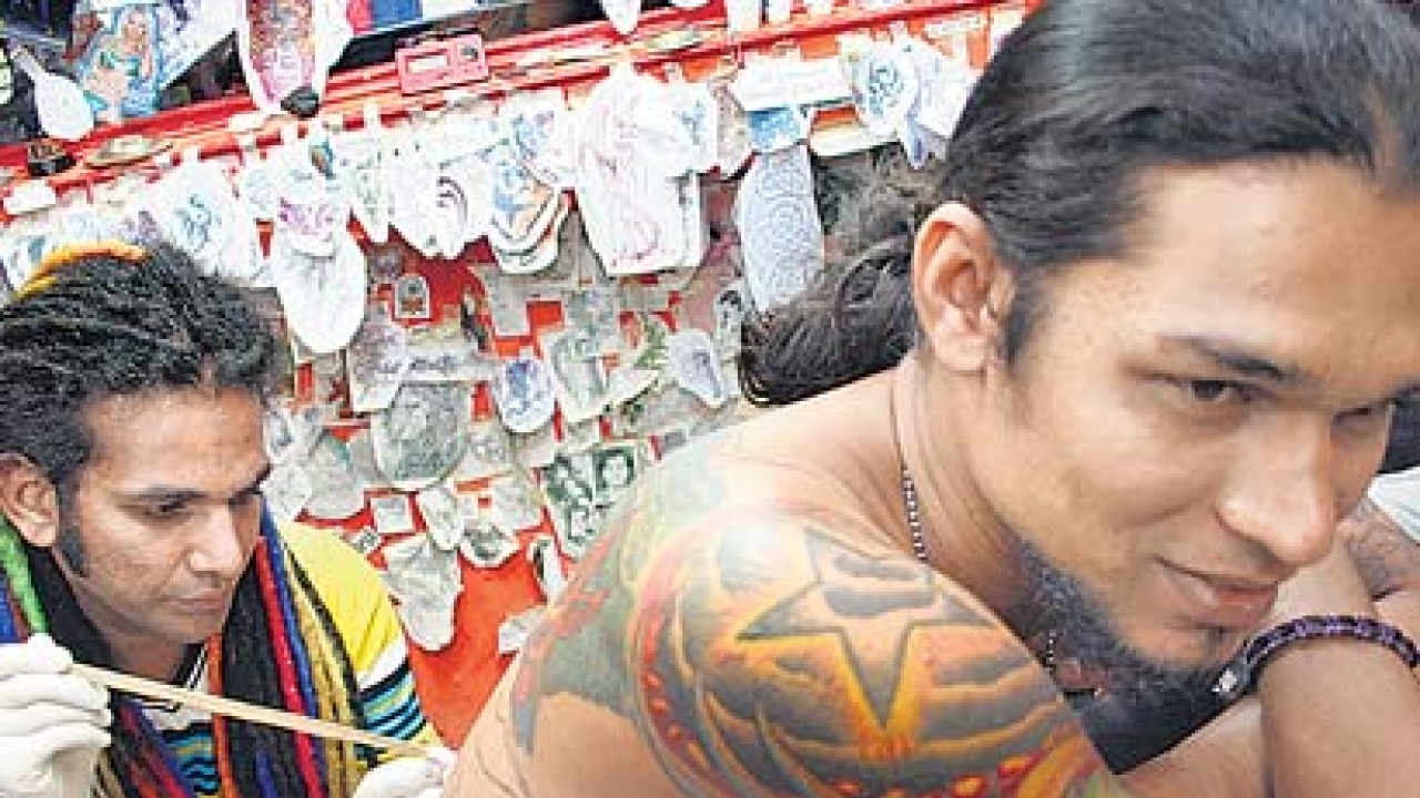 Paras Chhabra removes tattoo of ex Akanksha Puri's name replaced it with  Bigg Boss eye- पारस छाबड़ा ने हटवाया एक्स गर्लफ्रेंड आकांक्षा पुरी के नाम  का टैटू, बनवाई बिग बॉस की आंख -