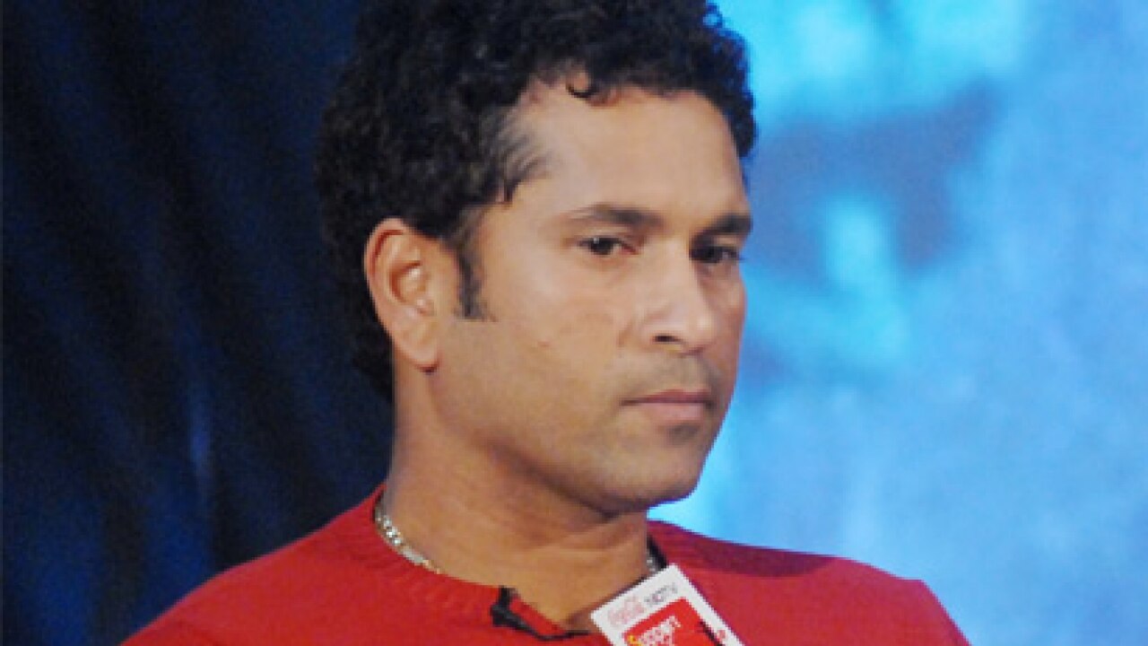 Sachin Tendulkar pays his last respects to Sathya Sai Baba