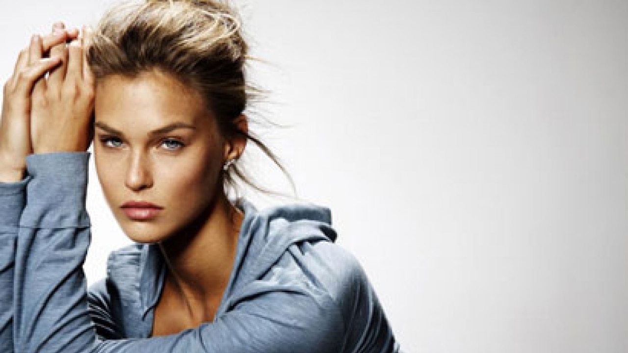 Bar Refaeli poses topless in war-themed issue of magazine