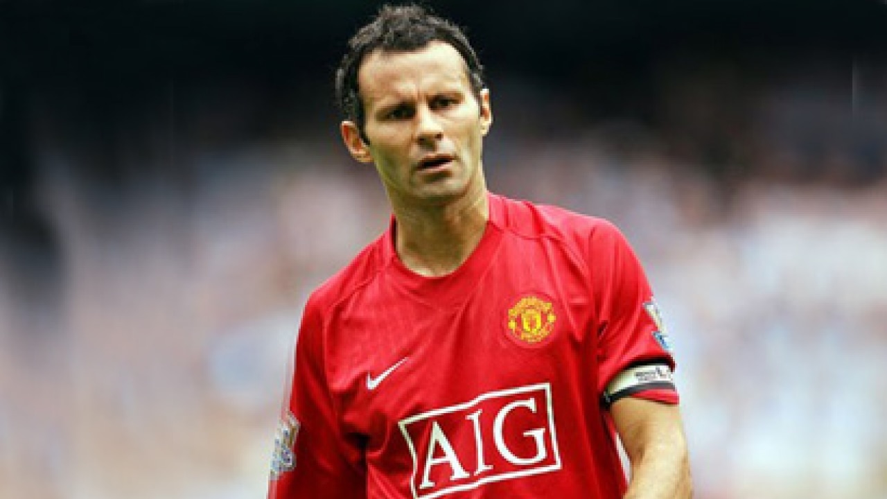 Ryan Giggs' wife backs him over alleged affair with Imogen ...